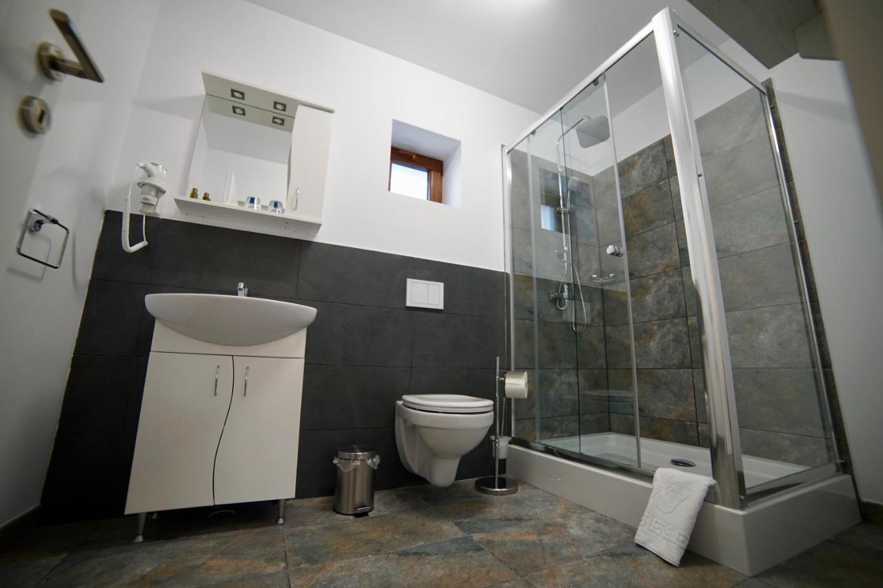Pensiunea Rustic Hunedoara Bagian luar foto